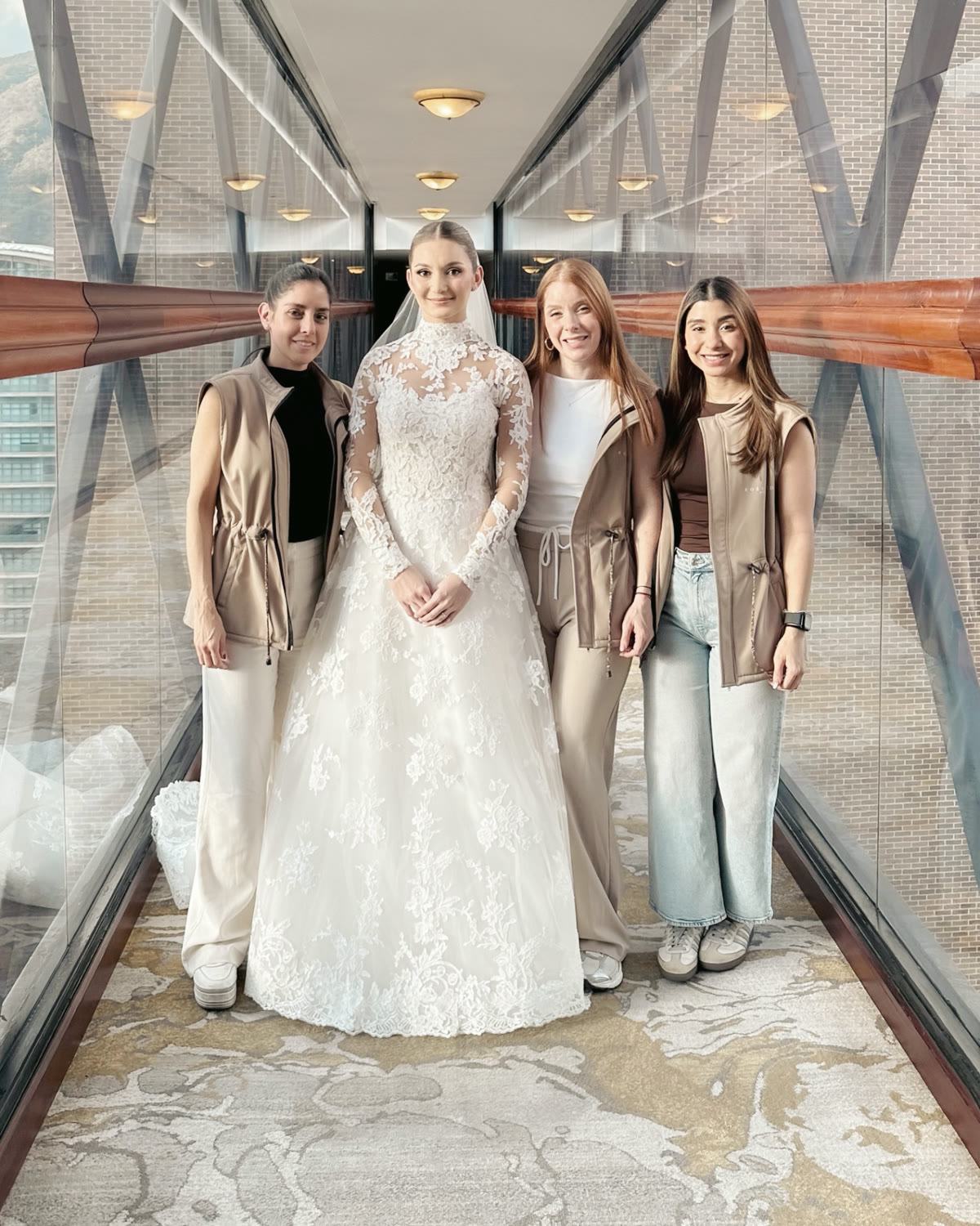 Equipo Rosewood Brides junto a nuestras novias